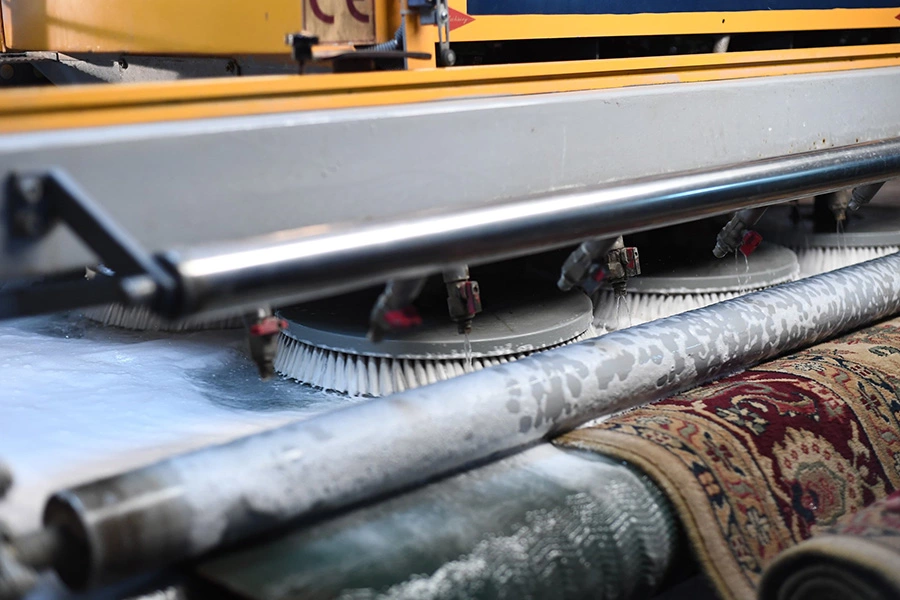 کارخانه عصر جدید بزرگترین قالیشویی در چالوس